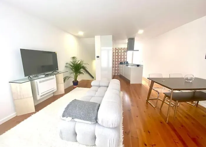 Padre Antonio Vieira Flat E - 2 Bedroom Near Campanha Train Station