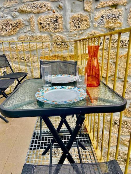 Padre Antonio Vieira Flat E - 2 Bedroom Near Campanha Train Station Apartment