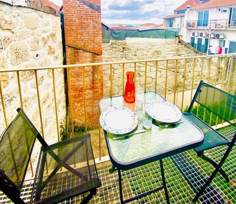 Padre Antonio Vieira Flat E - 2 Bedroom Near Campanha Train Station Apartment