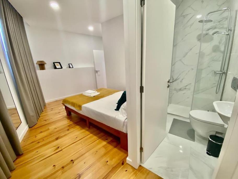 Padre Antonio Vieira Flat E - 2 Bedroom Near Campanha Train Station Apartment *