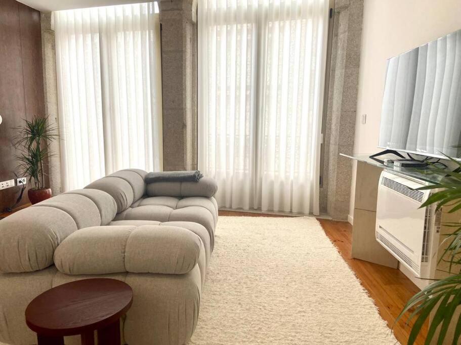 Apartment Padre Antonio Vieira Flat E - 2 Bedroom Near Campanha Train Station Porto